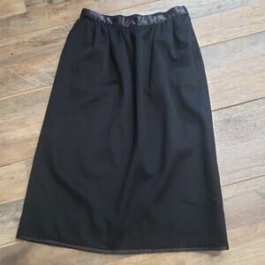 Ungaro Paris Black Pintuck Pleated Satin Waist Felt-Like Midi Skirt Small